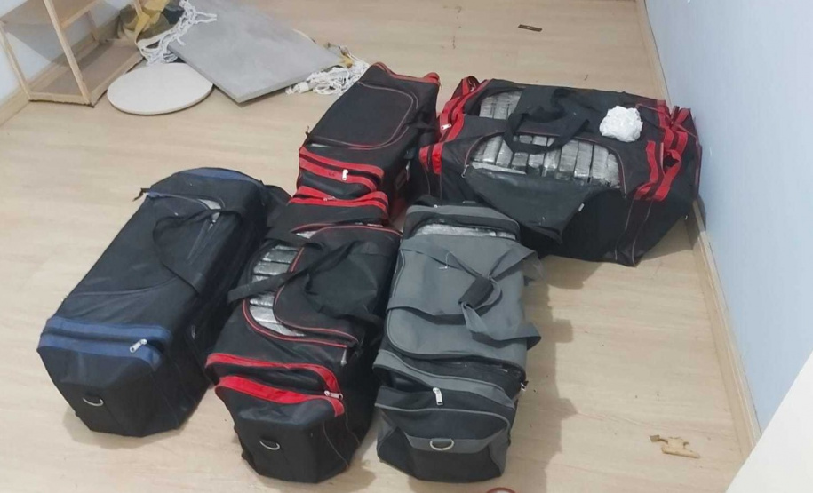 Policiais militares apreendem 225 quilos de cocaína em Paranaguá