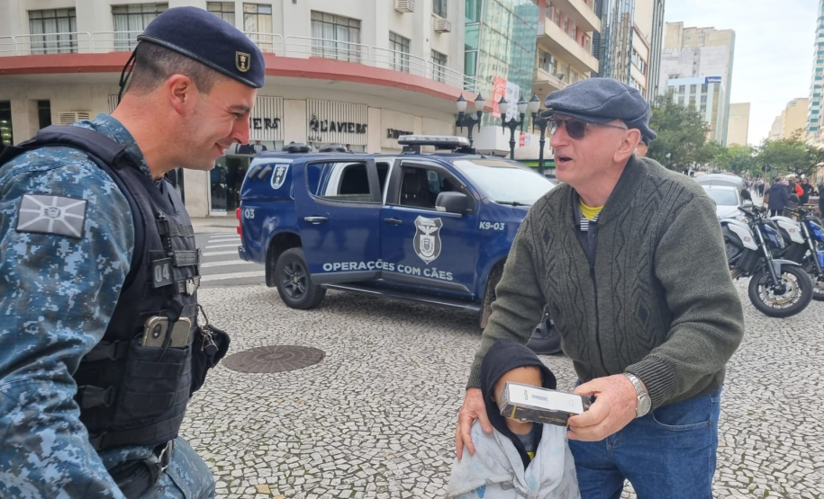 PCPR e GM realizam evento de conscientização sobre drogas no Centro de Curitiba