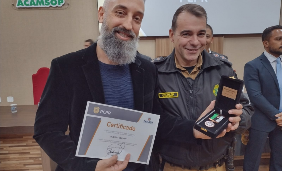 PCPR realiza entrega de medalhas para policiais civis em Francisco Beltrão