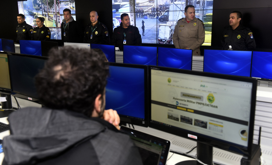 Visita de Bolsonaro ao Paraná tem acompanhamento por central de monitoramento e policiamento integrado