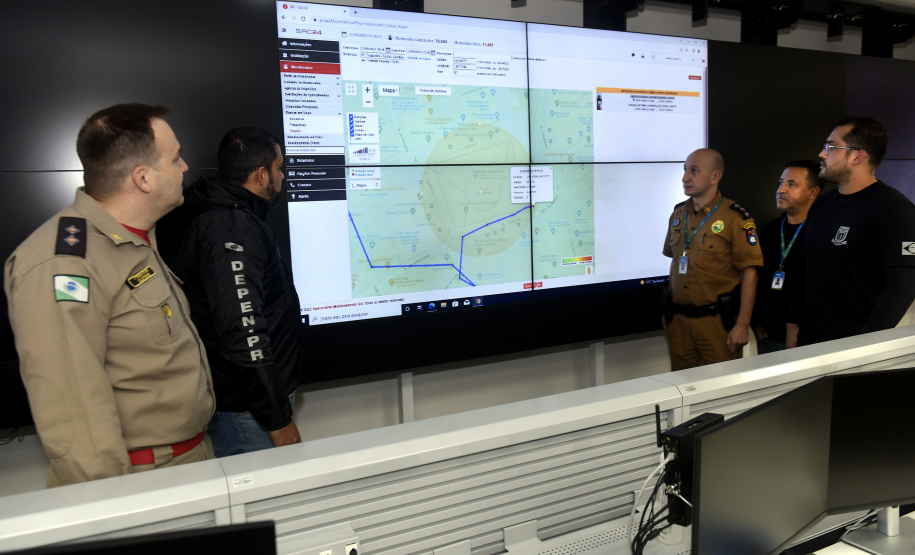 Visita de Bolsonaro ao Paraná tem acompanhamento por central de monitoramento e policiamento integrado