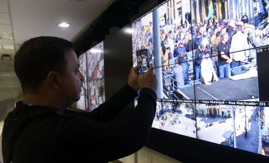 Visita de Bolsonaro ao Paraná tem acompanhamento por central de monitoramento e policiamento integrado