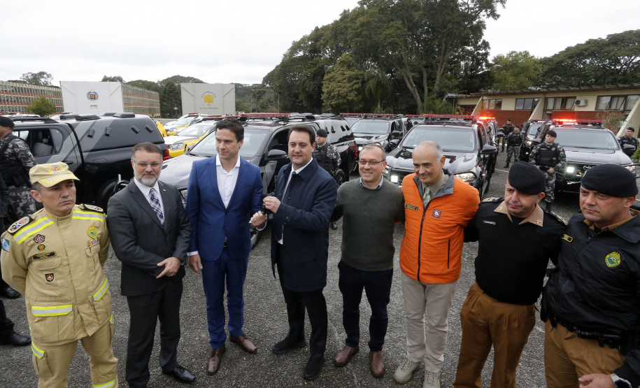 Estado investe R$ 55,3 milhões e entrega 250 viaturas, 88 motos e equipamentos para as polícias
