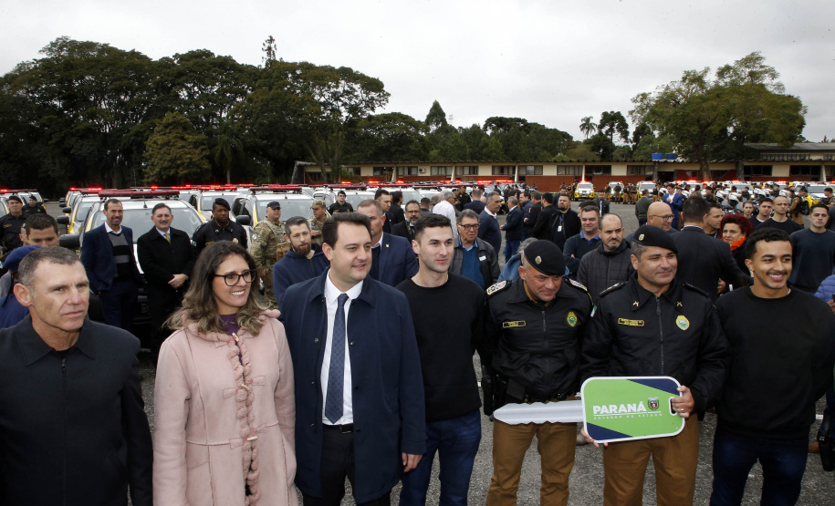 Estado investe R$ 55,3 milhões e entrega 250 viaturas, 88 motos e equipamentos para as polícias