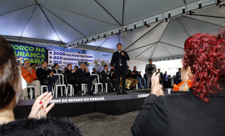 Governador anuncia convocação de 2,4 mil bombeiros e policiais militares e ampliação das vagas