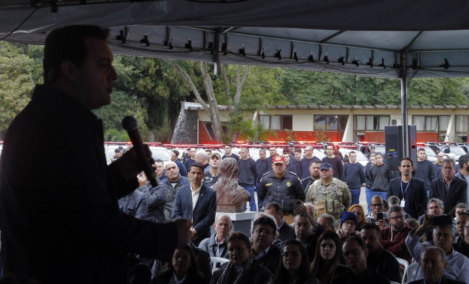 Estado investe R$ 55,3 milhões e entrega 250 viaturas, 88 motos e equipamentos para as polícias