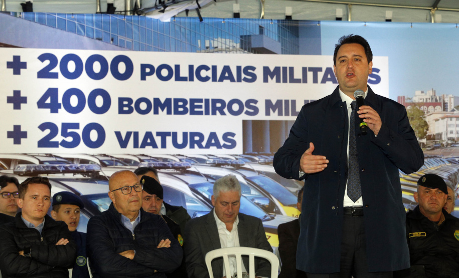 Governador anuncia convocação de 2,4 mil bombeiros e policiais militares e ampliação das vagas