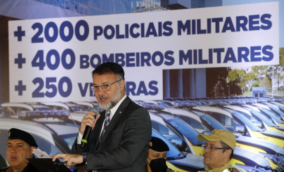 Estado investe R$ 55,3 milhões e entrega 250 viaturas, 88 motos e equipamentos para as polícias