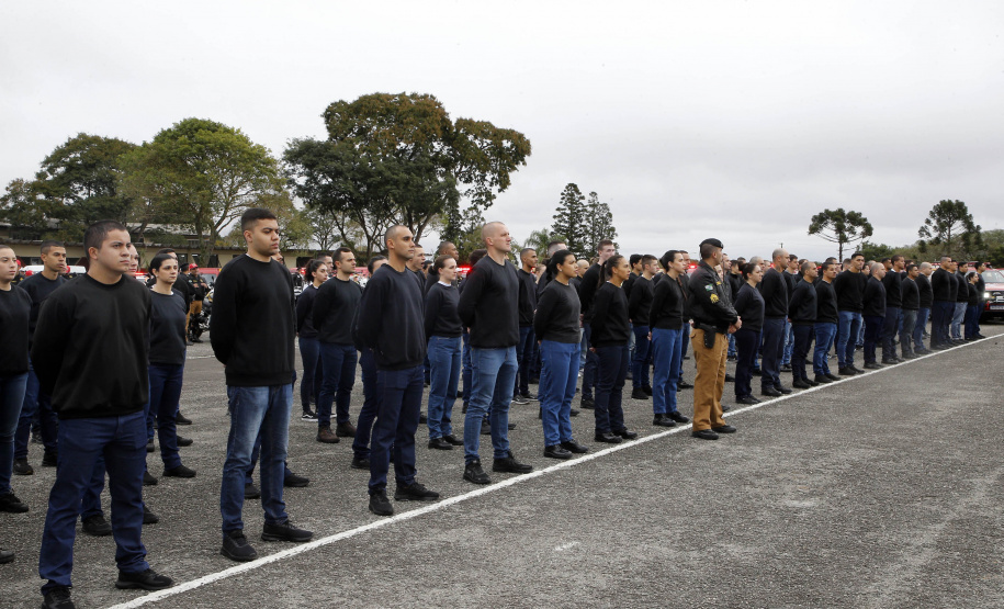 Governador anuncia convocação de 2,4 mil bombeiros e policiais militares e ampliação das vagas