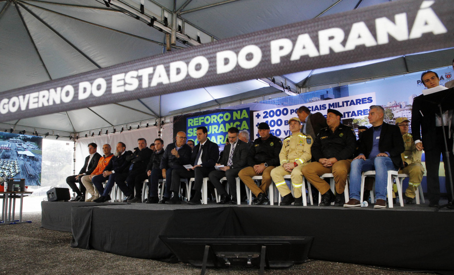 Governador anuncia convocação de 2,4 mil bombeiros e policiais militares e ampliação das vagas