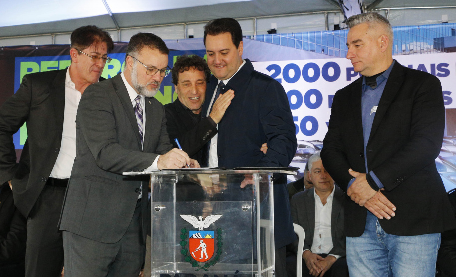 Estado investe R$ 55,3 milhões e entrega 250 viaturas, 88 motos e equipamentos para as polícias