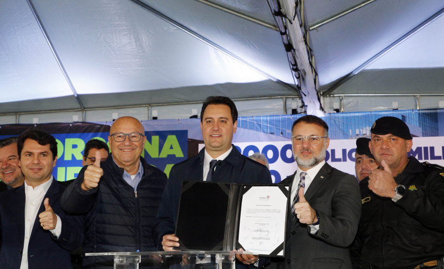 Estado investe R$ 55,3 milhões e entrega 250 viaturas, 88 motos e equipamentos para as polícias