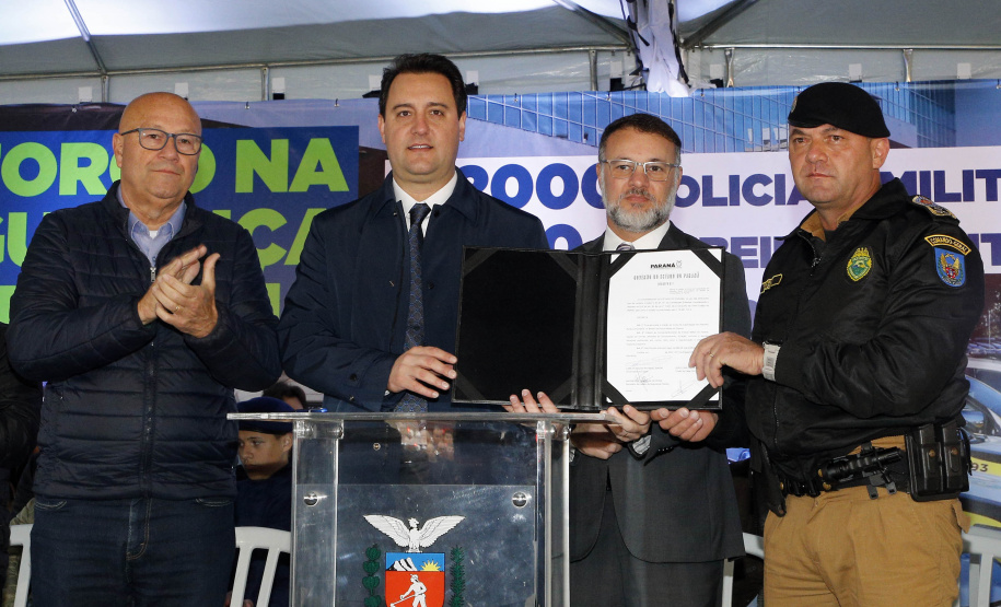 Estado investe R$ 55,3 milhões e entrega 250 viaturas, 88 motos e equipamentos para as polícias