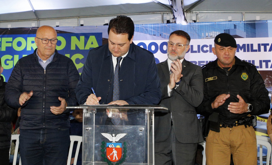 Governador anuncia convocação de 2,4 mil bombeiros e policiais militares e ampliação das vagas