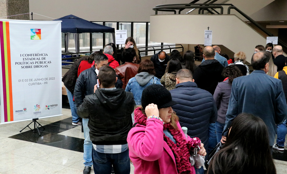 Estado avança em plano contra as drogas e premia iniciativas de conscientização dos jovens