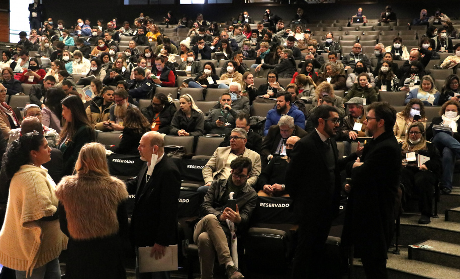 Estado avança em plano contra as drogas e premia iniciativas de conscientização dos jovens