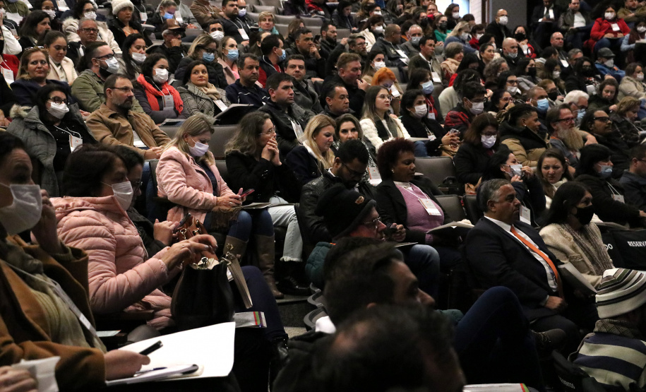 Estado avança em plano contra as drogas e premia iniciativas de conscientização dos jovens