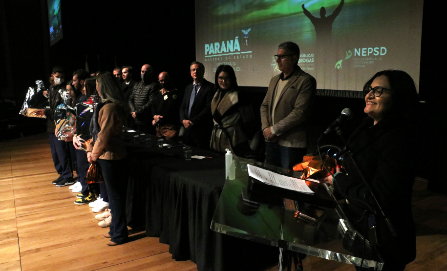 Estado avança em plano contra as drogas e premia iniciativas de conscientização dos jovens