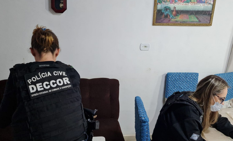 PCPR e MPPR cumprem mandados de busca e apreensão contra servidor de Faxinal