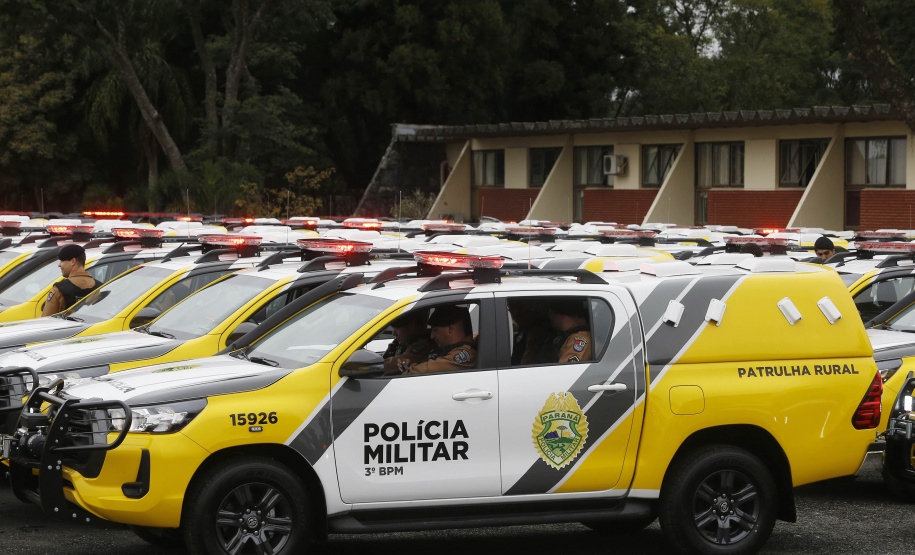 Estado investe R$ 55,3 milhões e entrega 250 viaturas, 88 motos e equipamentos para as polícias