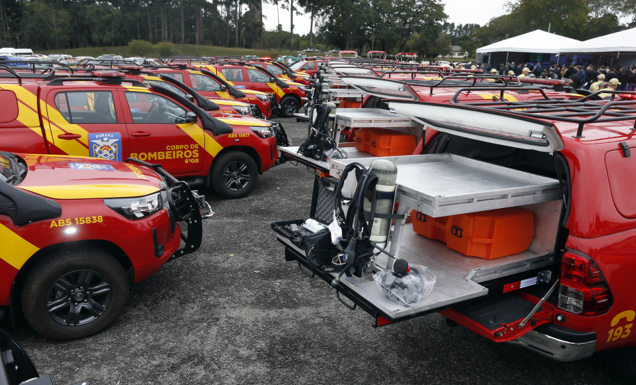 Estado investe R$ 55,3 milhões e entrega 250 viaturas, 88 motos e equipamentos para as polícias