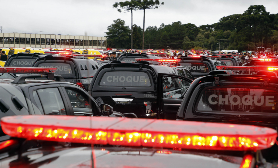 Estado investe R$ 55,3 milhões e entrega 250 viaturas, 88 motos e equipamentos para as polícias