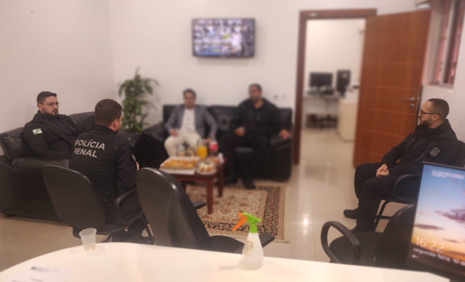 Troca de experiências: Policiais penais do Paraná realizam visita técnica à Secretaria de Administração Prisional e Socioeducativa de Santa Catarina