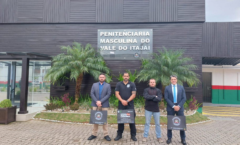 Policiais penais do Paraná visitam Secretaria de Administração Prisional e Socioeducativa de Santa Catarina