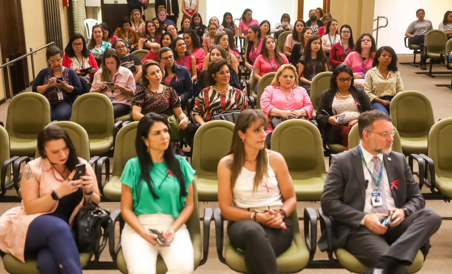Segurança conscientiza servidoras sobre prevenção do câncer de mama