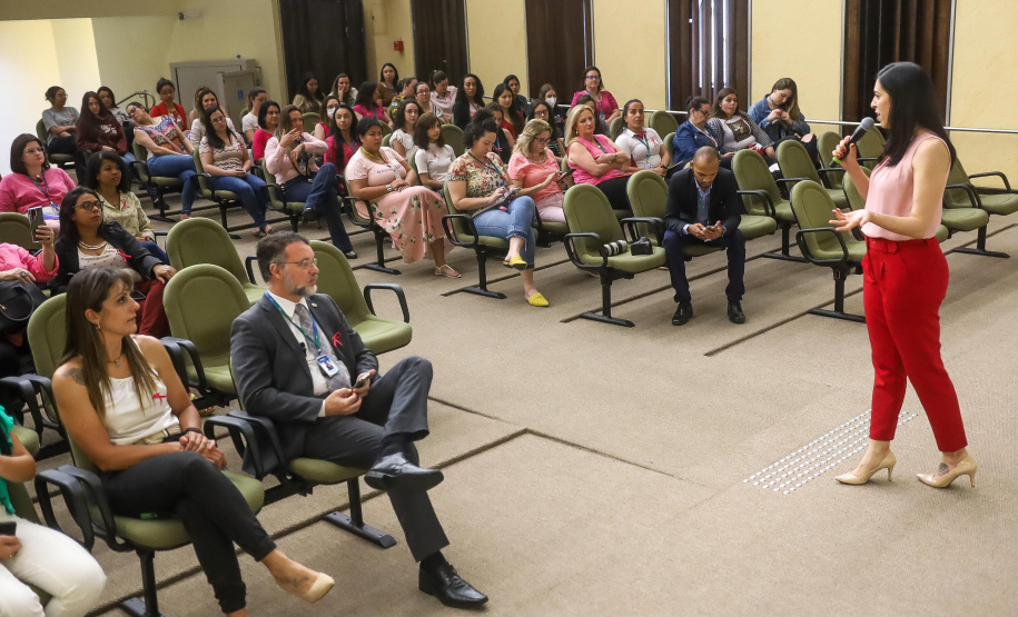 Segurança conscientiza servidoras sobre prevenção do câncer de mama