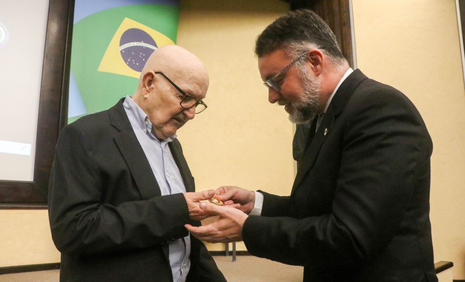 Secretaria da Segurança Pública do Paraná homenageia veteranos das forças estaduais