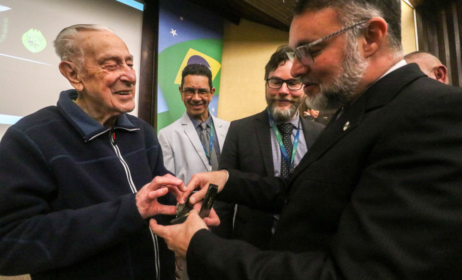 Secretaria da Segurança Pública do Paraná homenageia veteranos das forças estaduais