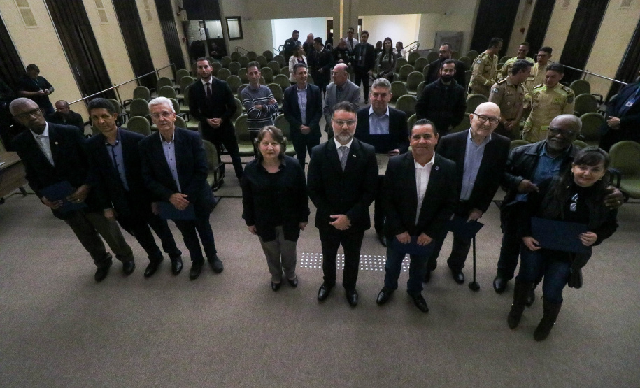 Secretaria da Segurança Pública do Paraná homenageia veteranos das forças estaduais