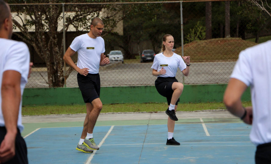 Formação de 2,6 mil PMs e bombeiros tem disciplinas humanitárias e aulas com ação