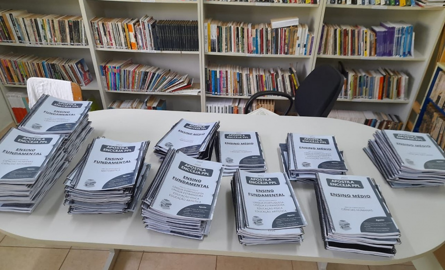 Apostilas de cursinho preparatório do Encceja