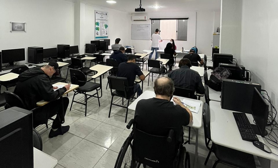 Pessoas privadas de liberdade fazem exame Encceja