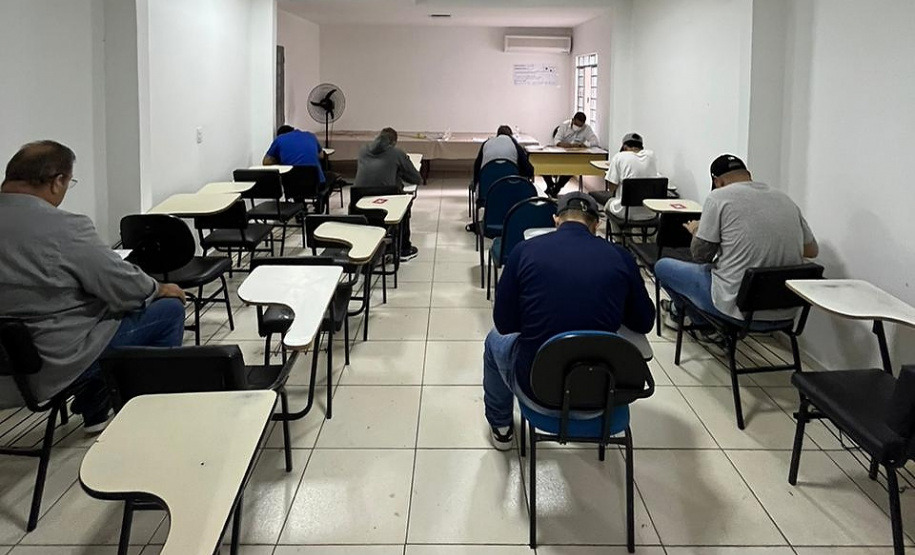 Pessoas privadas de liberdade fazem exame Encceja