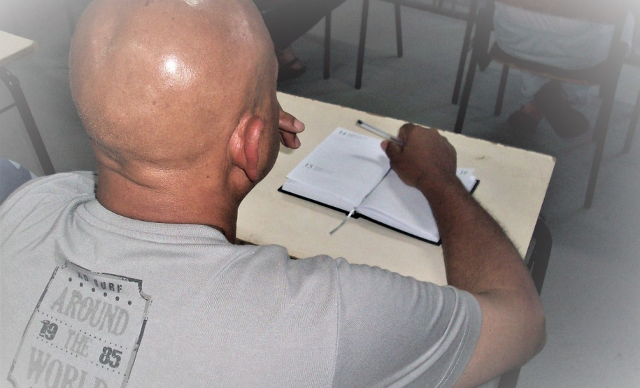 Pessoas privadas de liberdade fazem exame Encceja