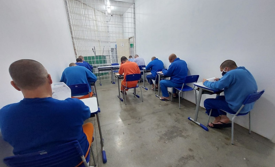 Pessoas privadas de liberdade fazem exame Encceja