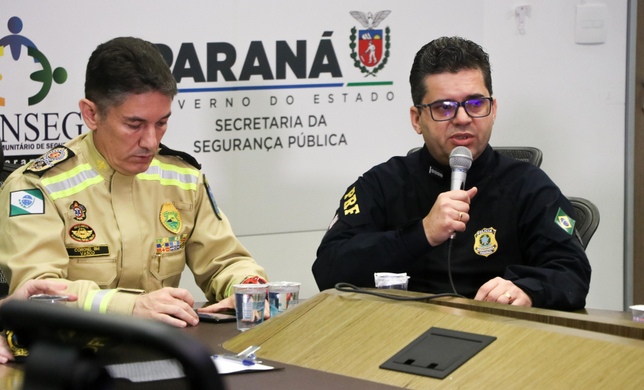 Buscas na BR-376 têm equipes em solo e apoio de câmeras; quatro veículos já foram retirados