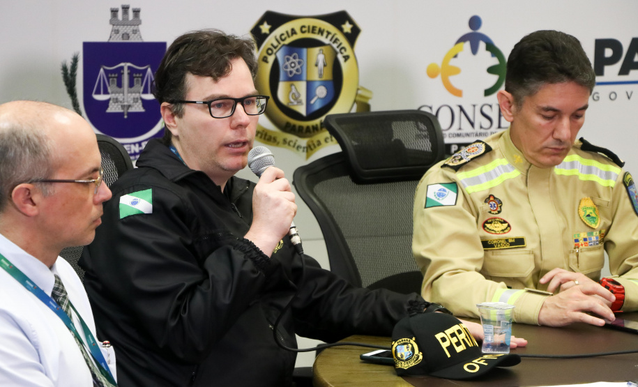 Buscas na BR-376 têm equipes em solo e apoio de câmeras; quatro veículos já foram retirados