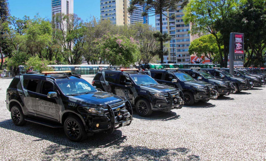 Polícia Militar realiza operação com abordagens e bloqueios de trânsito em Curitiba e RMC