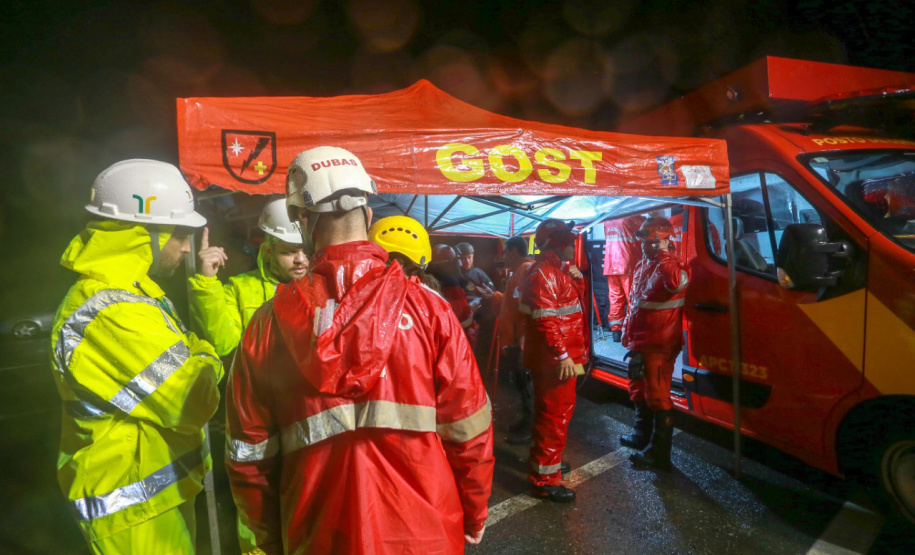 Equipes do Estado auxiliam trabalhos de atendimento às vítimas do deslizamento na BR-376