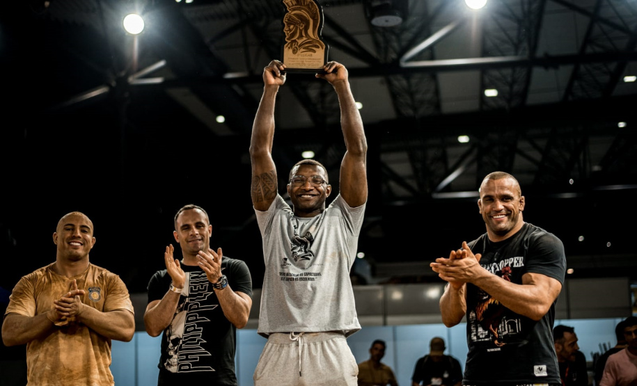 Policial militar do Paraná é campeão de competição de jiu jitsu para atletas das forças de segurança