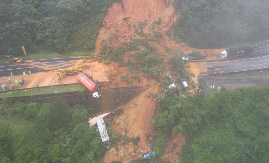 deslizamentos na BR 376