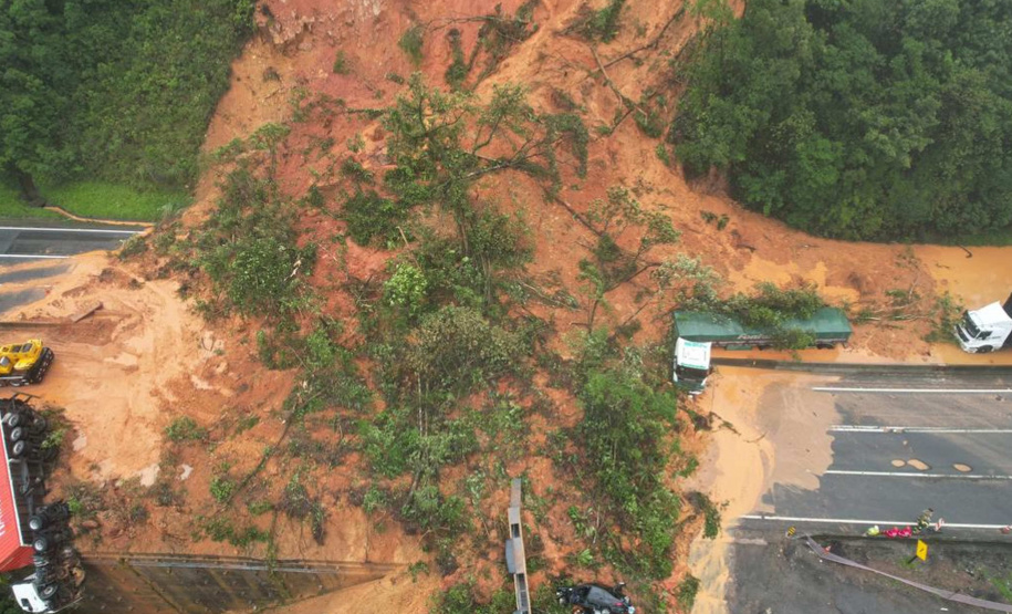 deslizamentos na BR 376