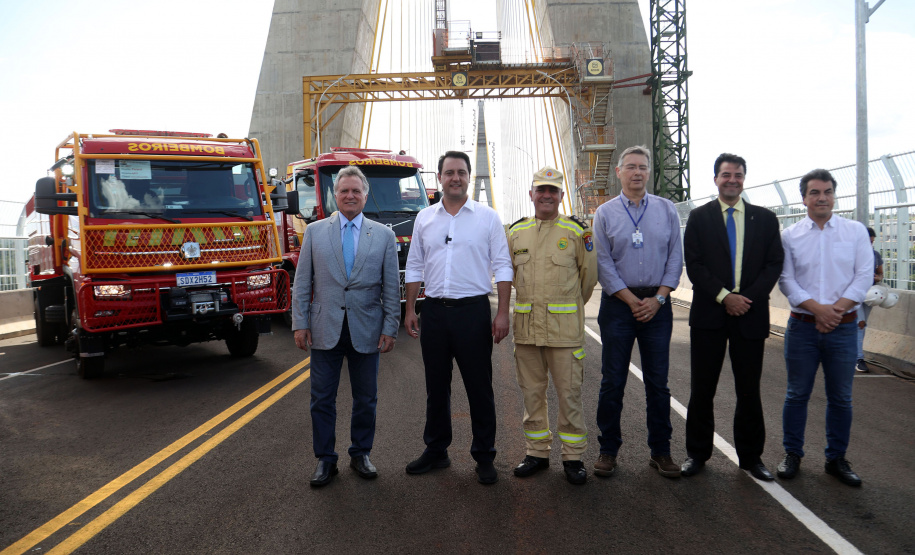 Governador entrega sete caminhões aos Bombeiros para combate a incêndios florestais