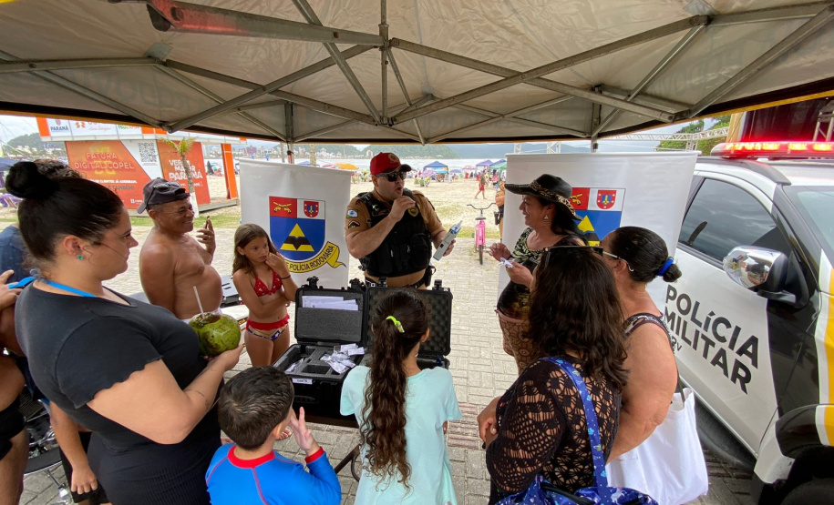 PMPR expõe viaturas históricas e atrai centenas de pessoas em Guaratuba
