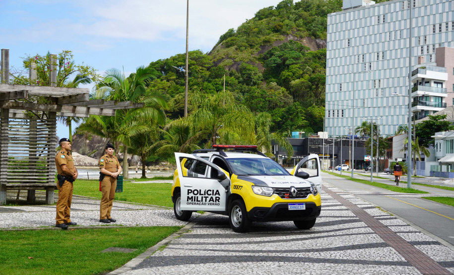 Com dois helicópteros e viatura inteligente, mais de 600 policiais militares vão atuar neste verão