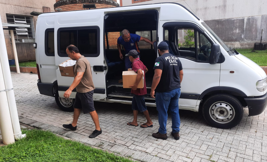 Polícia Civil do Paraná entrega doações a famílias de Morretes prejudicadas pelas chuvas